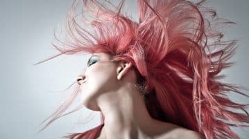 Coiffures et coupes d’été : 5 idées pour oublier la chaleur