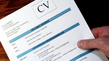 Comment rédiger un CV parfait sans expérience