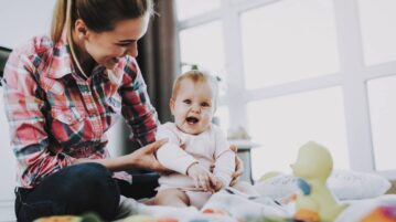 Petite enfance : comment devenir accompagnant éducatif ?