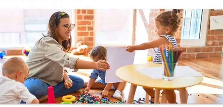 Quelle formation pour travailler en crèche en Suisse ?